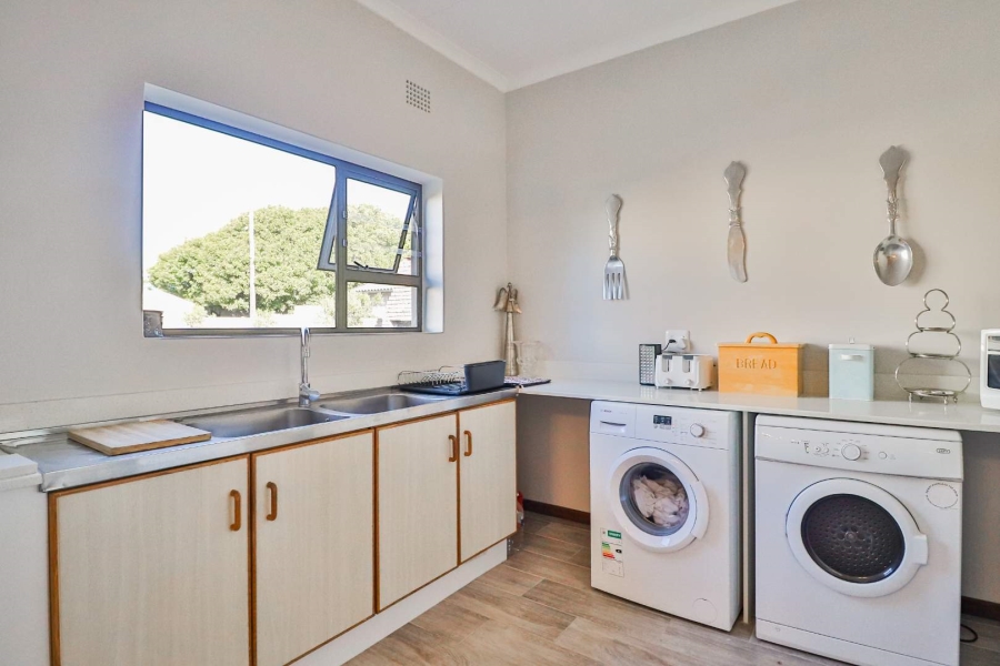 4 Bedroom Property for Sale in Hartenbos Central Western Cape